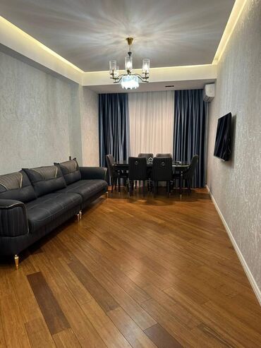 Uzunmüddətli kirayə evlər: In the city center, at Ə.Əlizadə Street, in a newly constructed