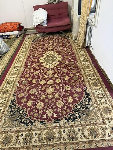Ковры в восточном стиле 1) Бордовый ковер с центральным медальоном: - at lalafo.kg Ковры в восточном стиле 1) Бордовый ковер с центральным медальоном: -