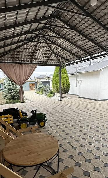 Продажа коттеджей и домов: Продается 4‑комнатный дом Локация: ж/м Ак‑Орго, ул. Алыкулова — 6