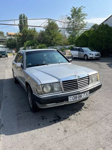 mercedes panorama 2002: Mercedes-Benz 190: 2 l | 1991 il Sedan