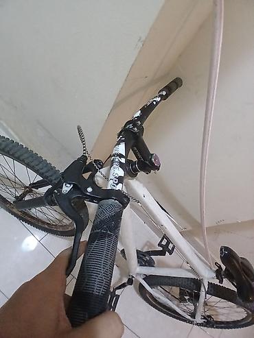 bmx gtr 334: Şəhər və off-road gəzintiləri üçün praktik velosiped - Rəng: ağ — 4