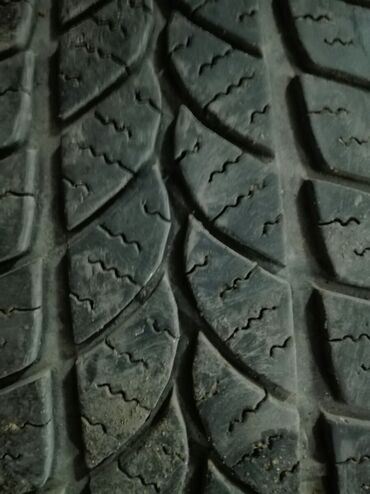Auto delovi, gume i tjuning: Tigar Wintera . 4-5 cm dubina šare ostale dve,dve prodate