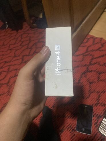 Apple iPhone: IPhone 4S — 8