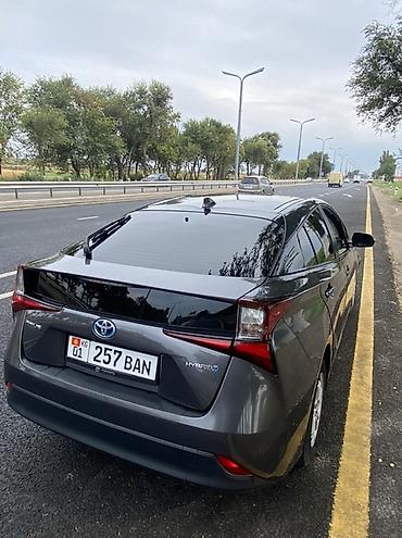 Toyota: Toyota Prius: 2019 г., Гибрид, Хэтчбэк — 2