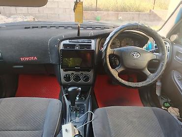 Toyota Avensis: 2002 г., 1.8 л, Автомат, Бензин, Седан