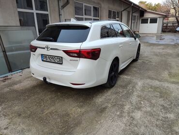 Toyota Avensis: 2 l | 2015 year MPV