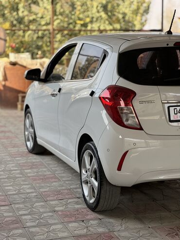 домкрат для машины цена: Chevrolet Spark: 2016 г., 1 л, Автомат, Бензин