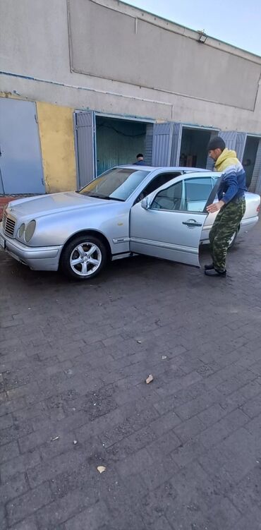 мерс 225: Mercedes-Benz : 1996 г., 2.3 л, Механика, Бензин, Седан