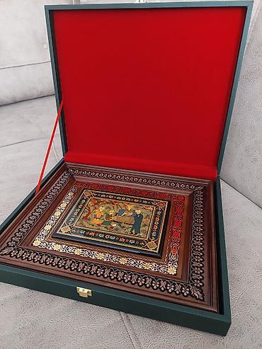 Miniatür rəsimli taxta tablo – dəbdəbəli hədiyyə qutusunda - Əl işi lalafo.az -da Miniatür rəsimli taxta tablo – dəbdəbəli hədiyyə qutusunda - Əl işi