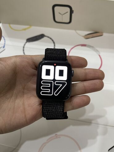 Apple Watch: Продаю Apple Watch 4-44mm оригинал Батарея 82% Не работает микрофон