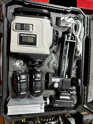 зеленый лазер: Лазерный нивелир УРАГАН в комплекте в ударопрочном кейсе. Основные — 1