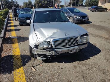 mersedes e 200: Mercedes-Benz 200: 2 l | 1996 il Sedan