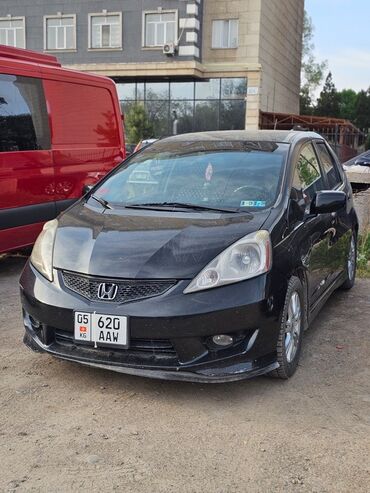 шины на ниву: Honda Fit: 2010 г., 1.5 л, Бензин, Хетчбек