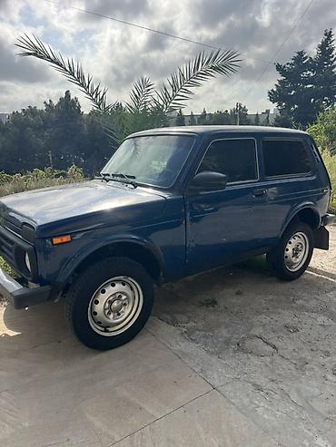 ВАЗ (ЛАДА): LADA Niva 4x4, mavi rəng, 3 qapı, kuzov tipli SUV. Xüsusiyyətlər: - — 4