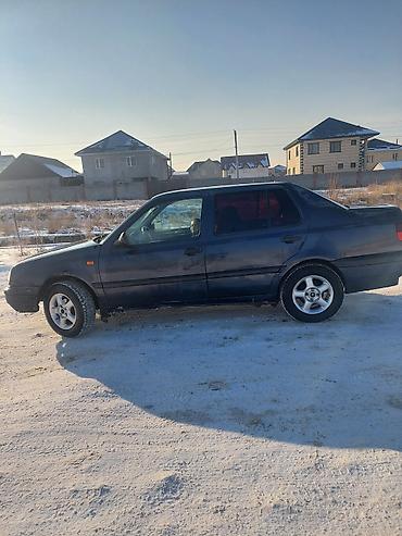 сурочно: Volkswagen Vento: 1992 г., 1.8 л, Механика, Бензин, Седан — 5