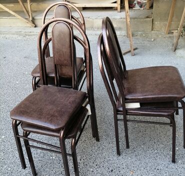 Stullar: Stullar Topdan və parakəndə satişi var. Stol stul dəstləri. Kafe üçün — 9