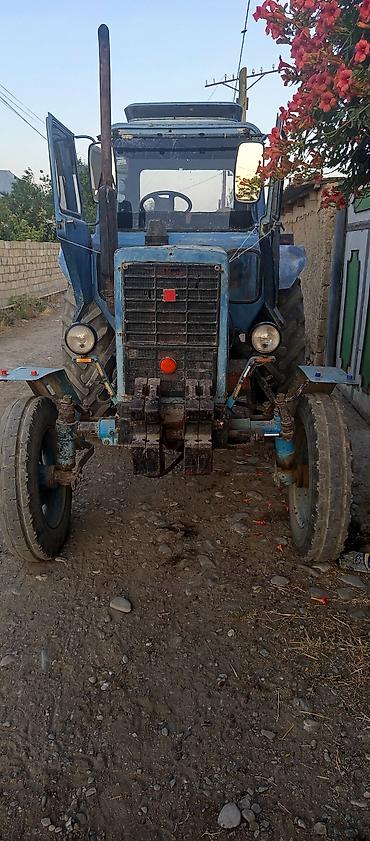 Traktorlar: Mavi rəngli təkərli kənd təsərrüfatı traktoru Texniki xüsusiyyət və — 11