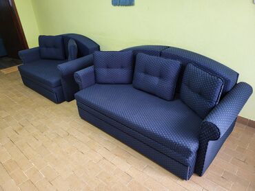 Sofe i kaučevi: Trosed i dvosed Maksimalno očuvani, na razvlačenje, urađeno dubinsko — 12