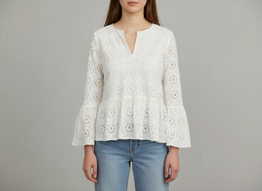 jak czyścić buty skórzane lasocki: Women's blouse, size S