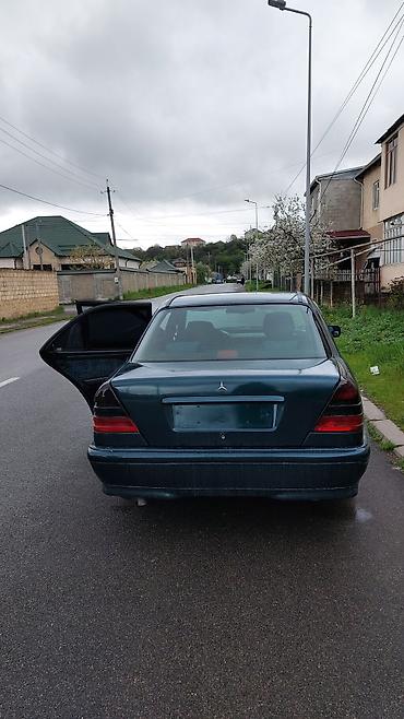 Mercedes-Benz: Mercedes-Benz C-Class: 1.8 l | 1996 il Sedan — 6