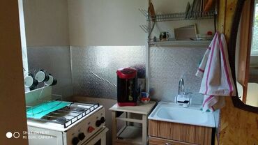 сдаю сто: 16 м², 1 комната, Парковка, Забор, огорожен