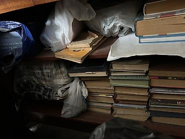 Разные старые книги, можем отдать все сразу за 2000сом (самовывоз) at lalafo.kg Разные старые книги, можем отдать все сразу за 2000сом (самовывоз)