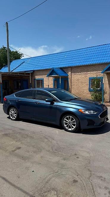 bud e9: Ford Fusion: 2018 г., 2 л, Автомат, Гибрид, Седан — 4