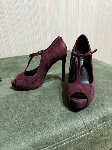 Женская обувь: Размер: 36, цвет - Фиолетовый, Новый