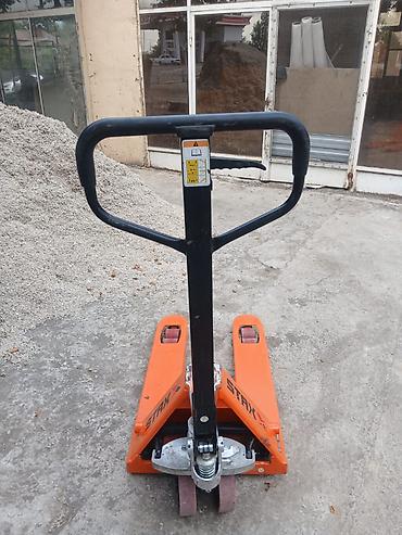 Alətlər: QISA ÇƏNGƏLLİ TRANSPALET 3.0 TON May ayında alınıb. Az işlənib. Yük — 2