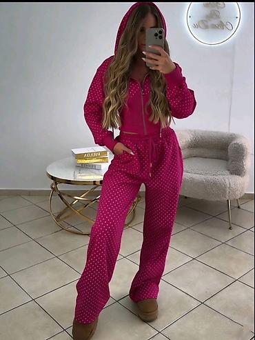 Gornji i donji deo: STIGLIII
Komplet: 4100 dinara
Vel: univerzalna — 3