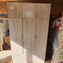 шкаф металический: Шкаф для одежды, Б/у, Прямой, ЛДСП at lalafo.kg шкаф металический: Шкаф для одежды, Б/у, Прямой, ЛДСП