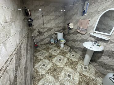 Köhnə tikili: Satılır: Mənzil (şəkillərdə göstərilən) - Plan: 2 otağa çevrilə — 15