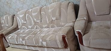 чехлы диван: Диван-кровать, цвет - Бежевый, Б/у