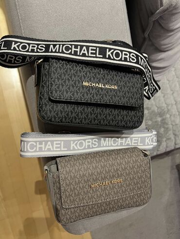 htz oprema: Michael Kors torbice. Mini size. Kupljene u Istanbulu. Cena je za obe