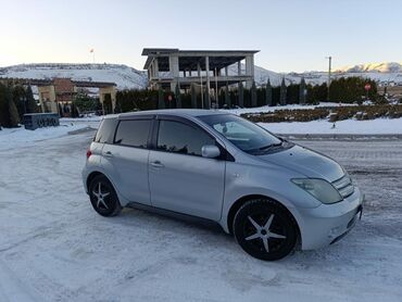 Toyota: Toyota ist: 2002 г., 1.5 л, Автомат, Бензин, Хэтчбэк