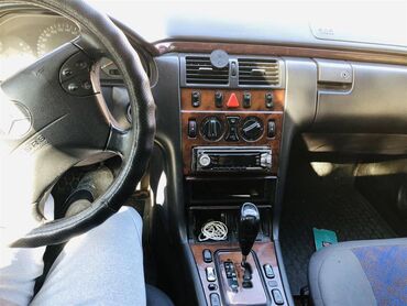 Mercedes-Benz: Mercedes-Benz E 200: 2.2 l. | 2002 έ. Λιμουζίνα — 2