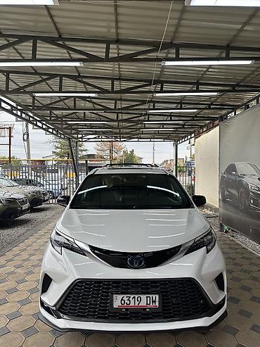 Toyota Sienna: 2022 г., 2.5 л, Вариатор, Гибрид, Минивэн