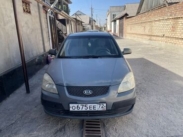 машины за 6000 долларов: Kia Rio: 2005 г., 1.4 л, Механика, Газ, Седан
