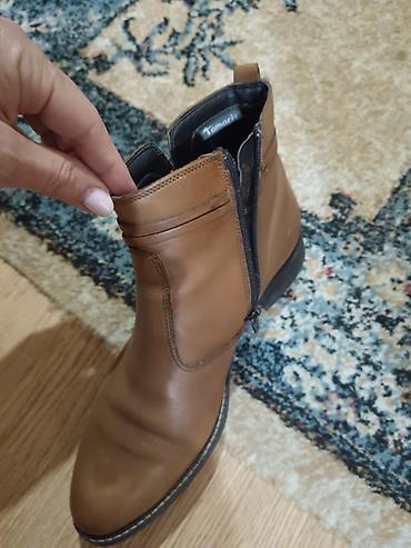 Ostale cipele: Set ženskih cipela – 9 pari 1) Bordo lakovane cipele sa niskom — 2