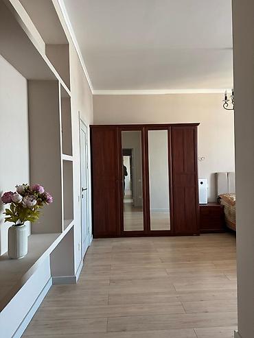 Продажа квартир: 5 комнат, 160 м², 3 этаж — 19