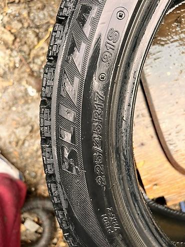 Шины и диски: - 225/45 R17 91S зимний всего 1шт 2500 - 225/55 R16 94V летний 1шт — 2