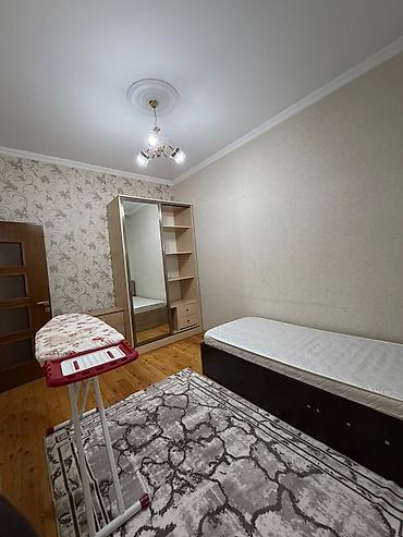 7ci mk: 3 otaqlı, işıqlı mənzil. Planlama: geniş zal, 2 yataq otağı, ayrıca — 9