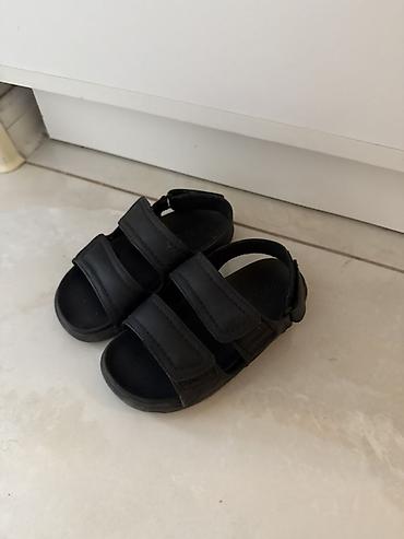 basanojkalar: ZARA Uşaq üçün qara rəngli sandalet 25 ölçü oğlan üçün - Model: açıq — 1