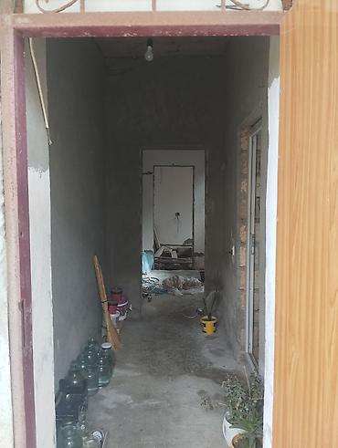 yasamalda ev: Geniş və işıqlı mənzil satılır/kirayə verilir. Xüsusiyyətlər: - Böyük — 8