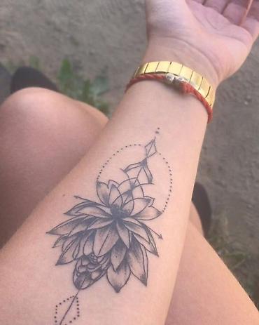 Tatu, pirsinq: Xidmət: Qara-ağ döymə (tattoo) dizaynı və tətbiqi Təsvir: - Qara və — 3