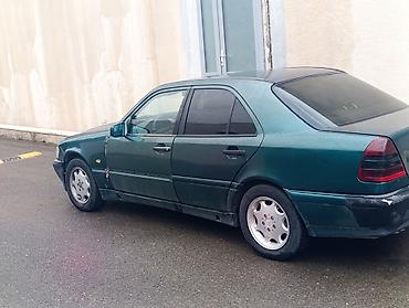 zaslonka mersedes: Mercedes-Benz 250: 2.5 l | 1998 il Sedan — 2