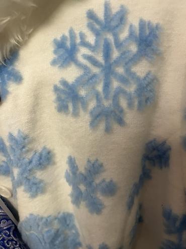 Карнавальные костюмы: Костюм Снегурочки (женский) - Эффектное голубое пальто из — 10