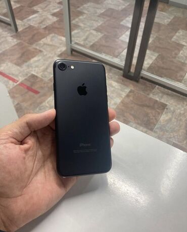 Apple iPhone: IPhone 7, Б/у, 128 ГБ, Черный, Защитное стекло, Чехол, Коробка, 100 %