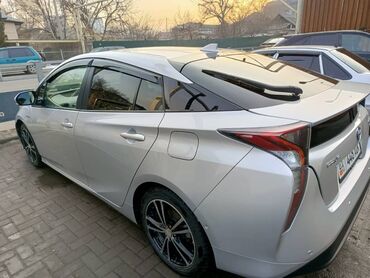 приус куплю: Toyota Prius: 2018 г., 1.8 л, Вариатор, Гибрид, Седан
