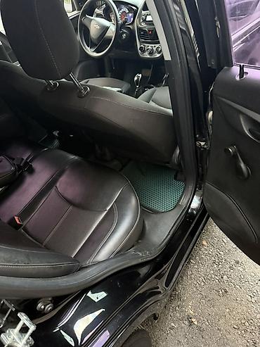 100 с4: Chevrolet Spark: 2017 г., 0.1 л, Вариатор, Бензин, Хэтчбэк — 4